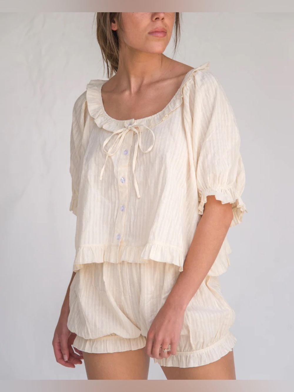 Sonderhaus - ROMEO SHORTS IN CREAM EYELET